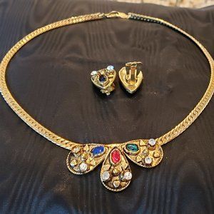🍁Sapphire, Ruby, Dimond, Emerald Rhinestones on Necklace w/ matching earrings.